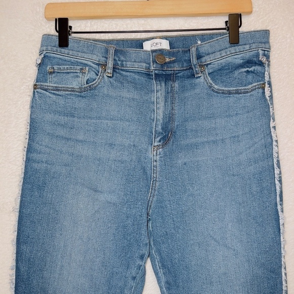 Loft Medium Wash Denim Frayed Side Stripe high Rise Skinny Jeans size 8 - Picture 3 of 7